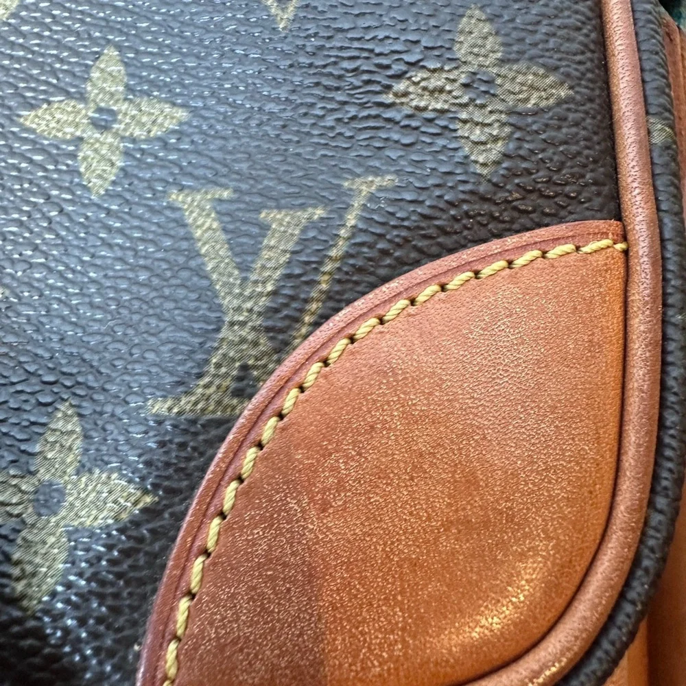 Auth Louis Vuitton Monogram Trocadero 24M51276